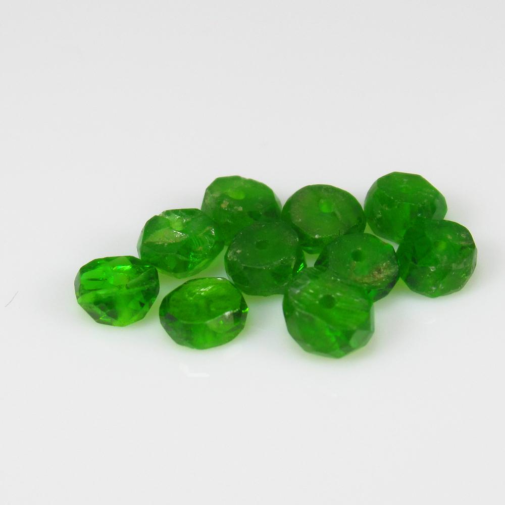 1.86 Ct - Natural Chrome Diopside Beads: No Reserve! Title: 1.86 Ct - Natural Chrome Diopside Beads Additional Information: Gemstone Gemstones: Diopside Carat Weights: 1.86 Size/Dimensions: 3.2 - 3.6 mm Additional Information: Pieces : 10 No