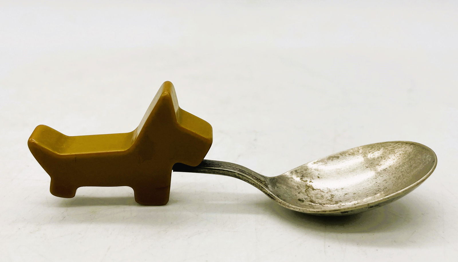 VINTAGE SCOTTIE DOG BAKELITE CHILD BABY SPOON Silver (1 of 8)