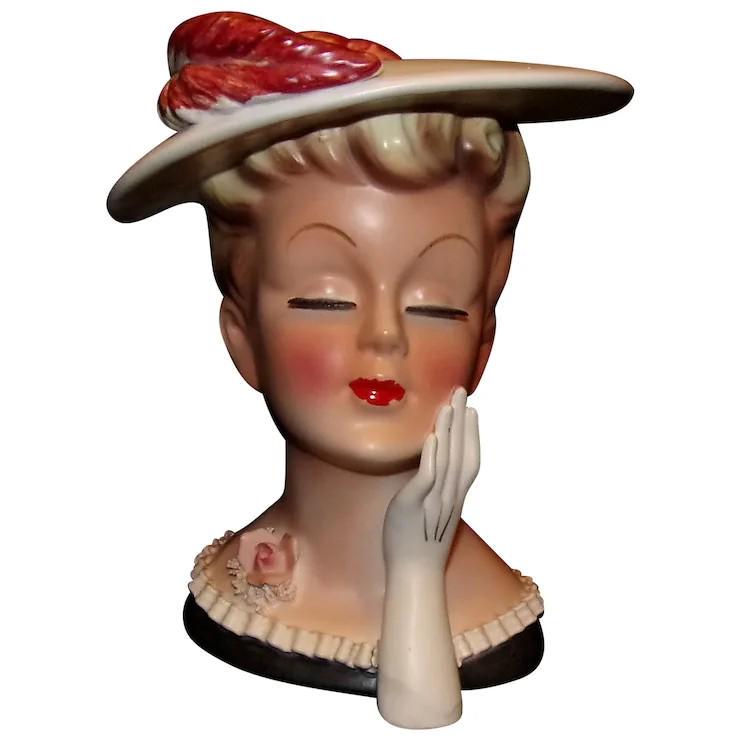 Vintage 1950’s Lefton Lady Head Vase #2359 Red Feather Hat (Japan) (1 of 6)