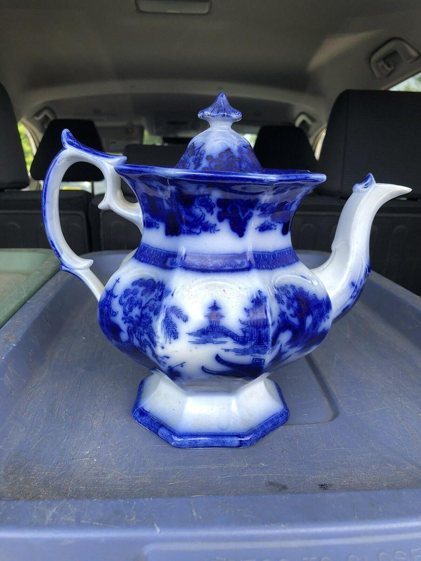 Tonquin Flow Blue Teapot (1 of 8)