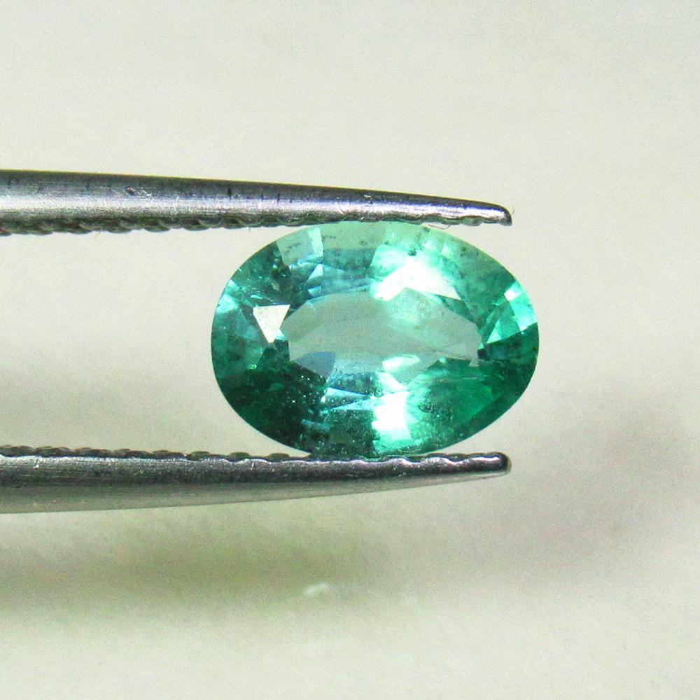 0.80 Ctw Natural Colombian Emerald Oval Cut: Title: 0.80 Ctw Natural Colombian Emerald Oval Cut Stone Clarity: SI Gemstones: Natural Emerald Carat Weights: 0.80 Size/Dimensions: 7.00 x 5.10 x 3.70 mm Additional Information: Very Good Luster / Ex