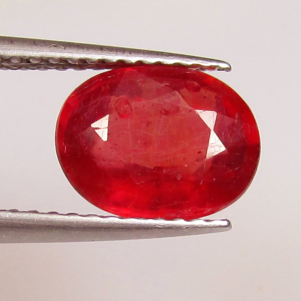 2.77 Ctw Natural Mozambique Red Ruby Oval Cut (1 of 2)