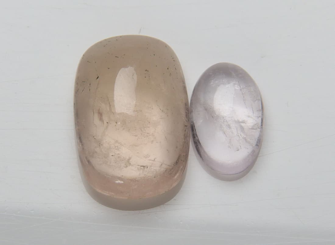 Beautiful " Natural Morganite " 3.33 cts Natural Morganite Set: No Reserve! Title: Beautiful " Natural Morganite " 3.33 cts Natural Morganite Set Additional Information: Gemstone : Natural Morganite Shape and Cut : Oval, Rectengular Cabochon Weight : 3.33 carats M