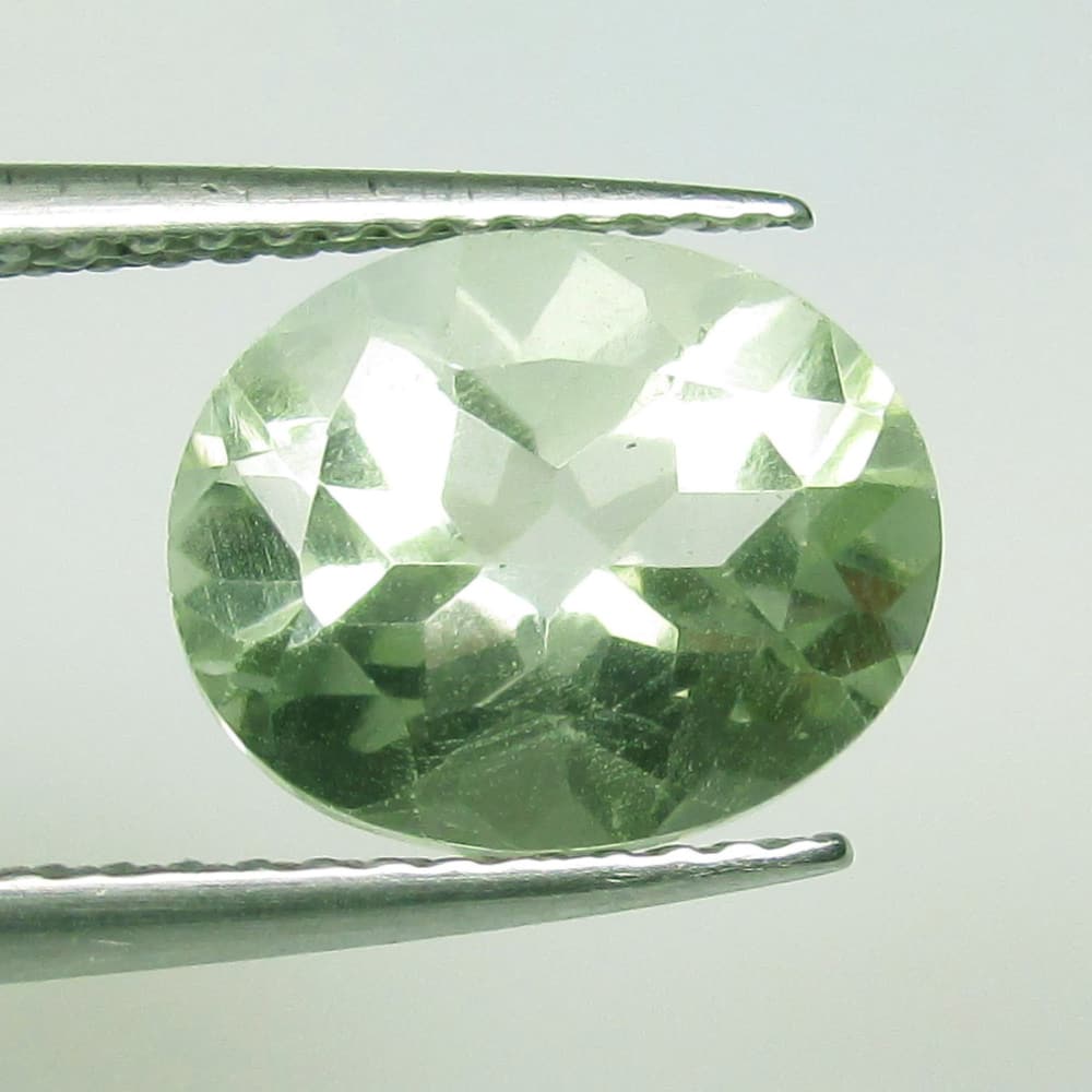 2.83 Ctw Natural Green Amethyst Oval Cut (1 of 2)