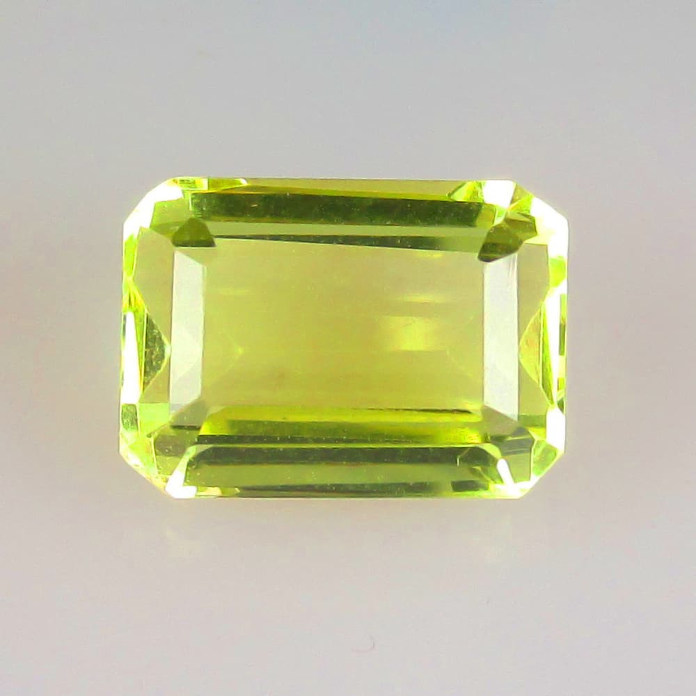 6.13 Ctw Natural Lemon Quartz Octagon Cut: No Reserve! Title: 6.13 Ctw Natural Lemon Quartz Octagon Cut Stone Clarity: VVS Gemstones: Natural Lemon Quartz Carat Weights: 6.13 Size/Dimensions: 12.20 x 9.20 x 6.90 mm Additional Information: Good