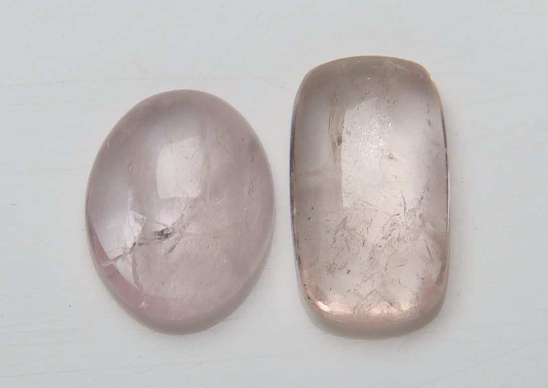 Awesome " Natural Morganite " 3.25 cts Natural Morganite Pair: No Reserve! Title: Awesome " Natural Morganite " 3.25 cts Natural Morganite Pair Additional Information: Gemstone : Natural Morganite Shape and Cut : Oval, Rectengular Cabochon Weight : 3.25 carats Me