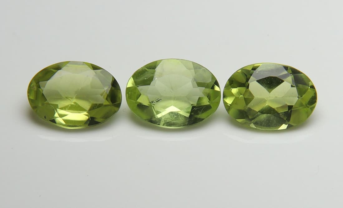 Marvellous " Natural Peridot " 2.18 cts Natural Peridot Pair (1 of 4)