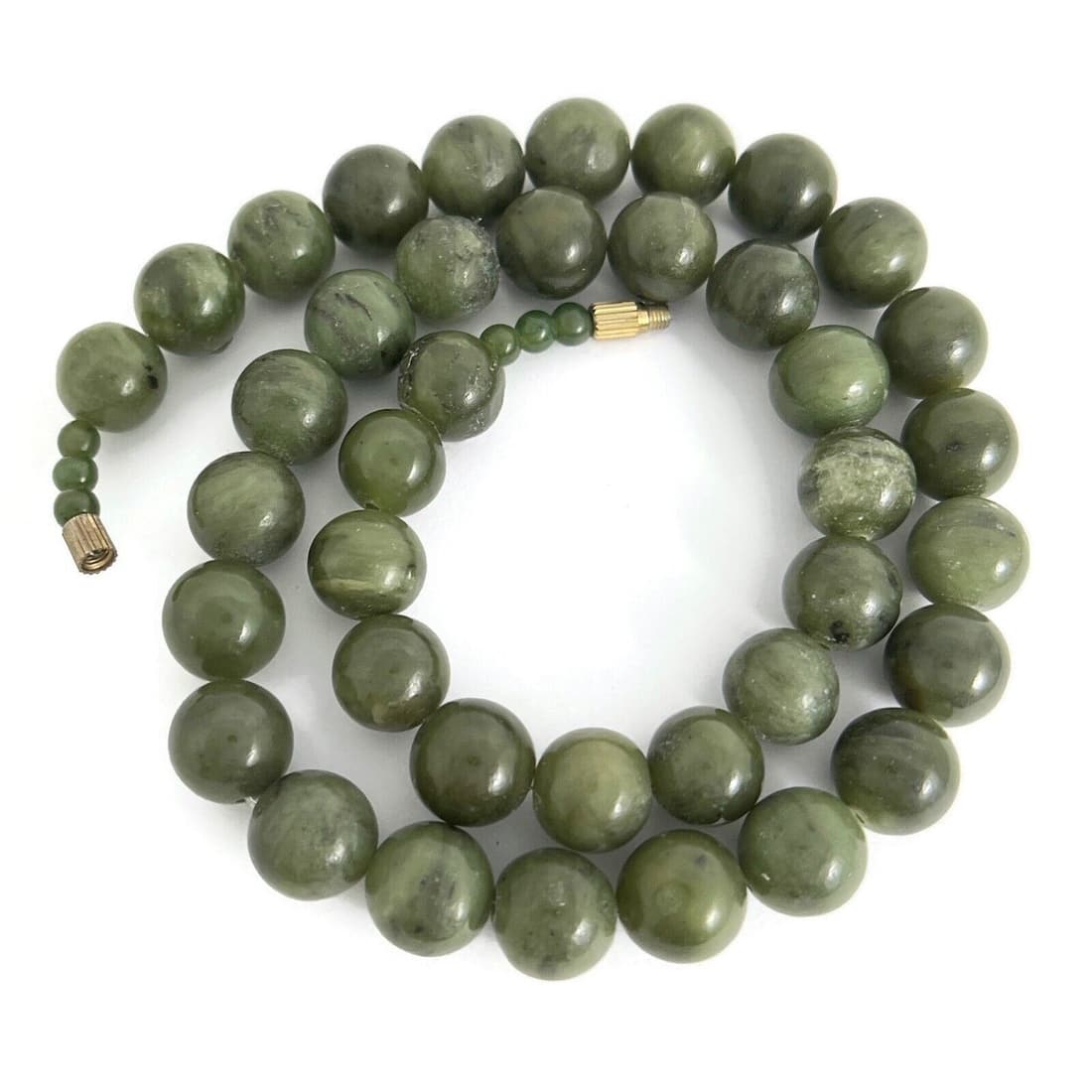 Vintage 1950's Green Jade Bead Strand Necklace, 16 Inches, 61.11 Grams (1 of 6)