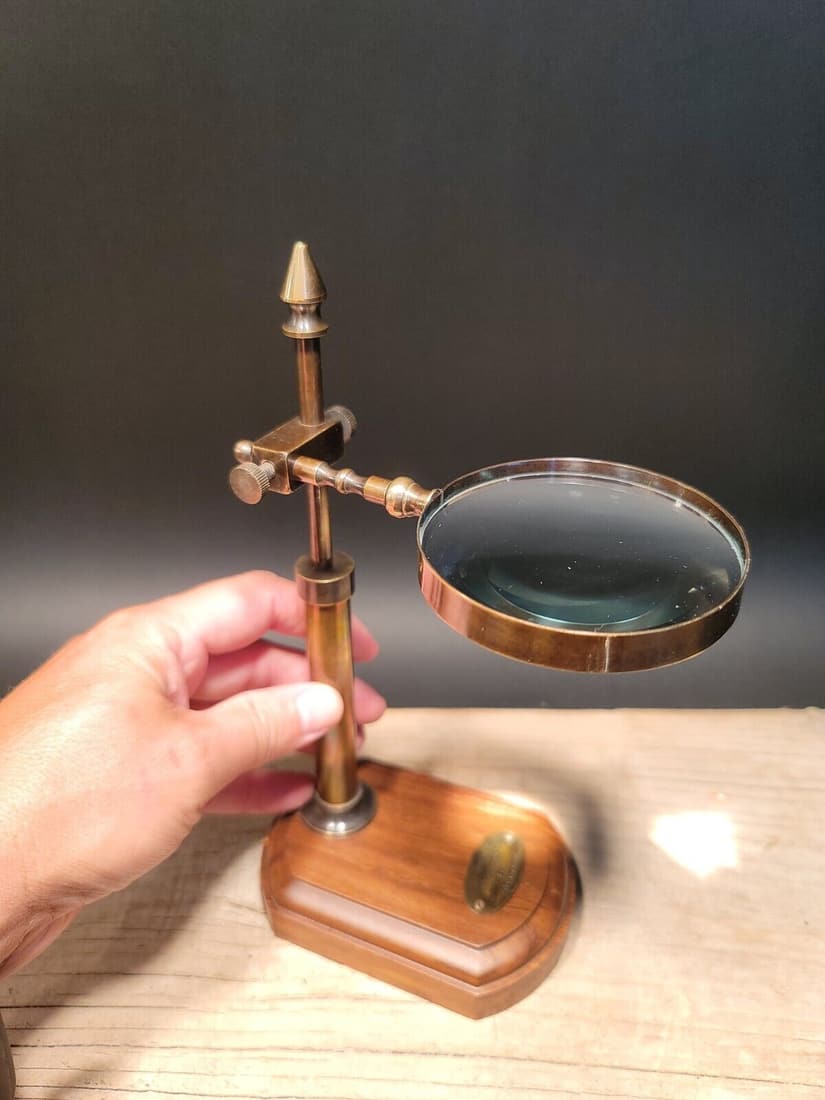 Adjustable Desk Magnifying Glass w Wood Base (1 of 12)