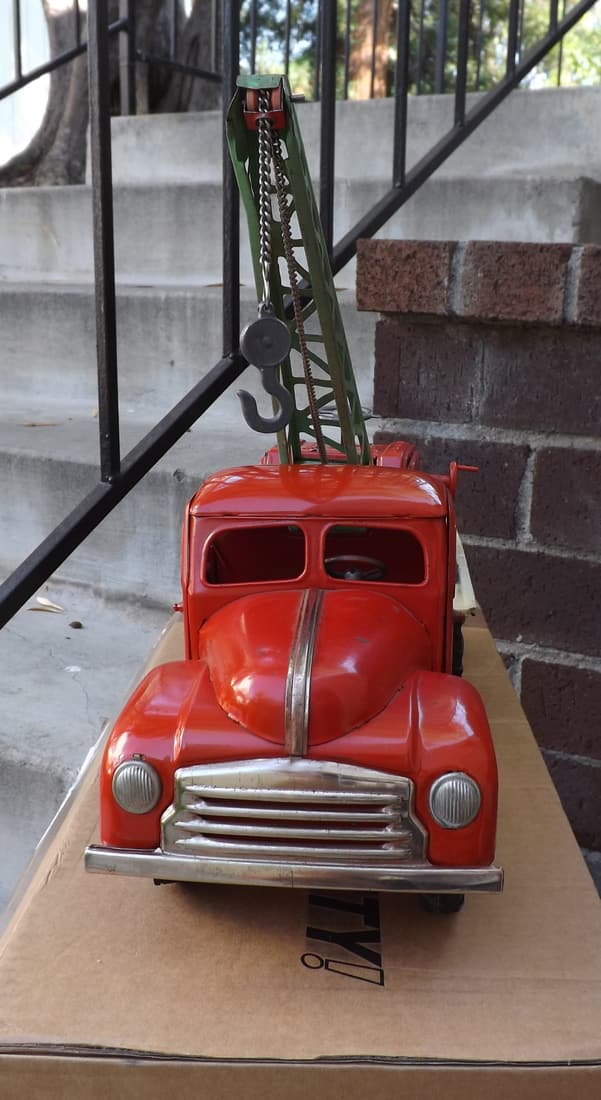 Blomer and Schuler crane truck , Made in Germany, c8, crane goes up and down with realistic cranking (1 of 5)