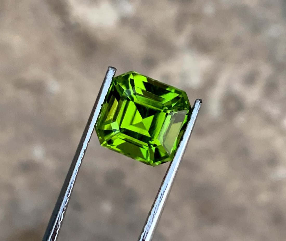 Toxic Green Color Natural Peridot Gemstones, Top Color Peridot Loose Gemstone From Pakistan - 4.05 (1 of 4)