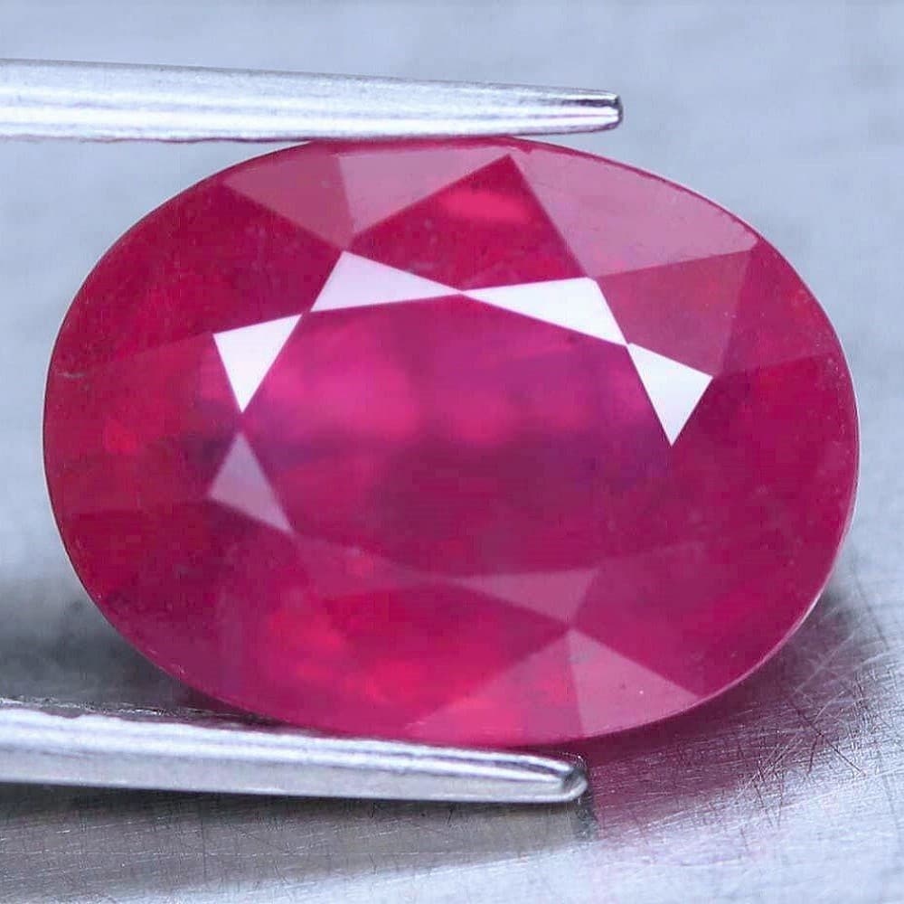 1,61 cts Natural Pink Red Ruby Oval Shape Only Heated (1 of 2)