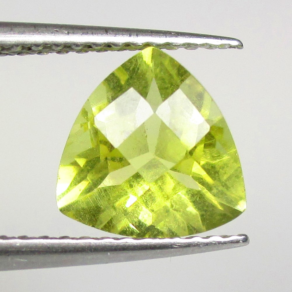 1.83 Ctw Natural Lemon Quartz Trillion Cut: No Reserve! Title: 1.83 Ctw Natural Lemon Quartz Trillion Cut Stone Clarity: VVS Gemstones: Natural Lemon Quartz Carat Weights: 1.83 Size/Dimensions: 8.40 x 8.30 x 5.80 mm Additional Information: Good