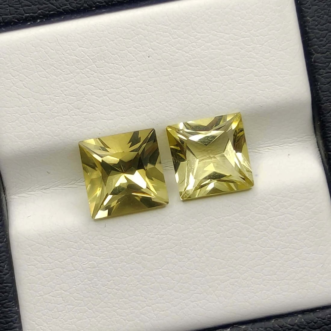 4.60 ct Natural Lemon Gold Quartz Pair: No Reserve! Title: 4.60 ct Natural Lemon Gold Quartz Pair Additional Information: Gemstones: Natural Green Gold Quartz Carat Weights: 4.60 ct Size/Dimensions: 8 X 8 mm Materials & Techniques: Quartz S