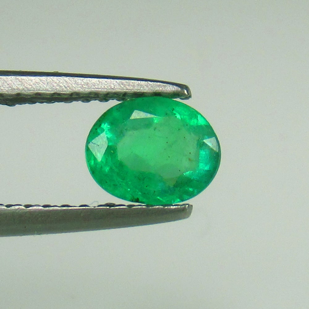 0.65 Ct - Natural Emerald (1 of 2)