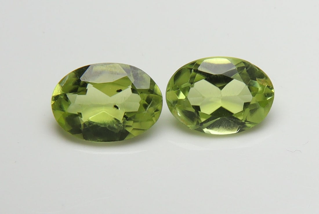 Fabulous " Natural Peridot " 1.54 cts Natural Peridot Set (1 of 4)