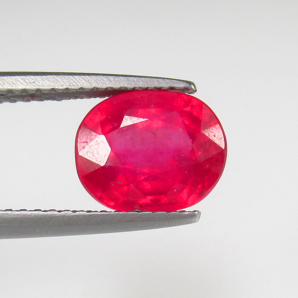 Natural Pinkish Red Ruby - 3.38 Ct (1 of 2)