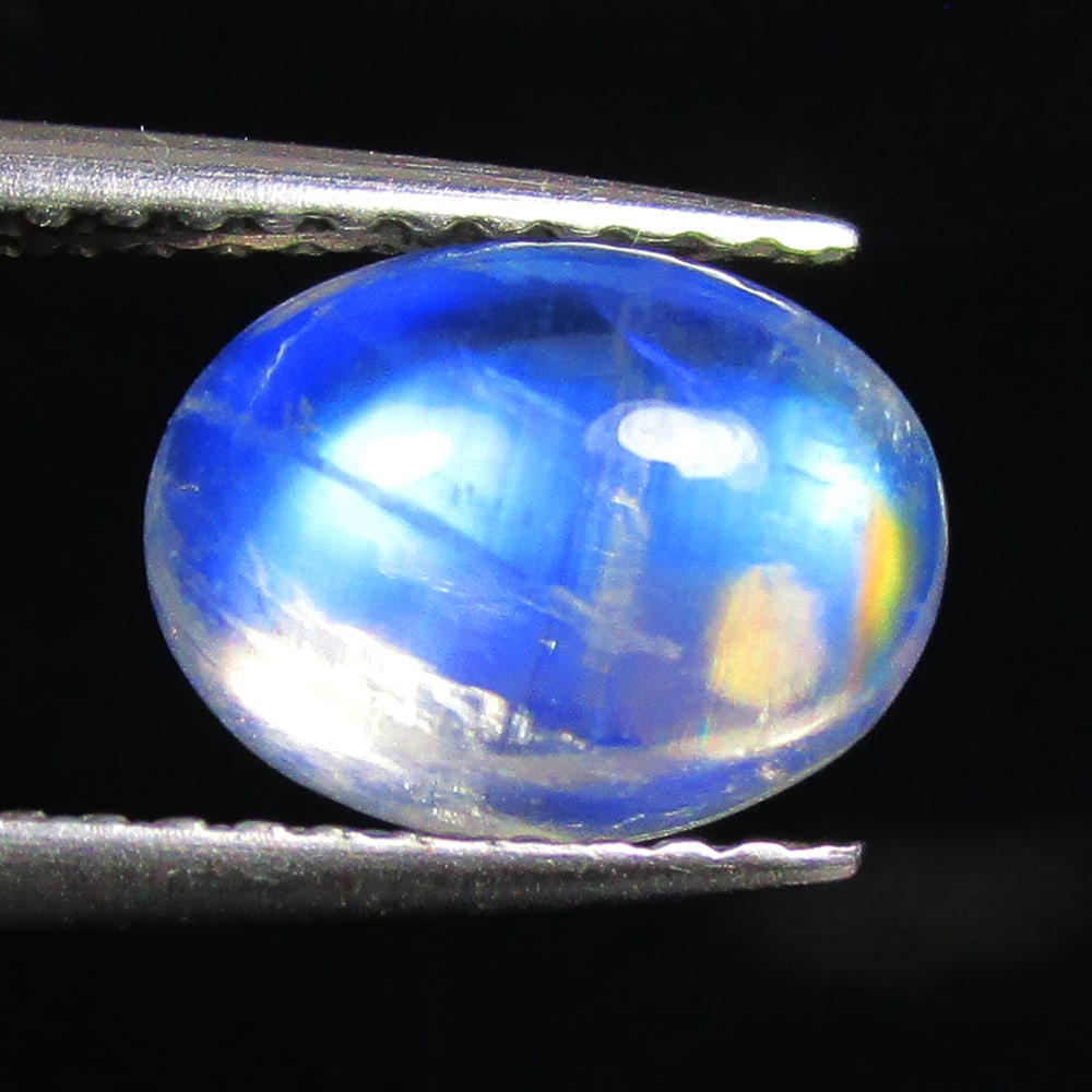 2.00 Ctw Natural Blue Moonstone Oval Cab: No Reserve! Title: 2.00 Ctw Natural Blue Moonstone Oval Cab Stone Clarity: Transparent Gemstones: Natural Moonstone Carat Weights: 2.00 Size/Dimensions: 9.20 x 7.10 x 4.80 mm Additional Information: O