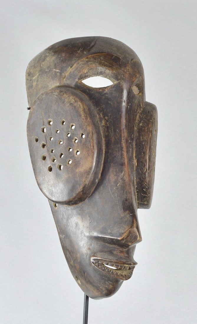 Large African wooden mask probably from Congo DRC (1 of 8)