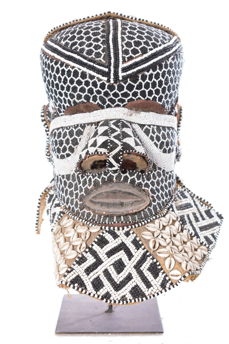 Royal Mask - Beads, Cauri, Wood - Bwoom - Kuba - DR Congo (1 of 7)