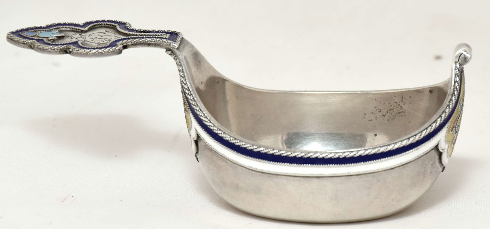 Miniature scoop, silver with enamel: Russian miniature silver scoop (kovsh) with enamel. Hallmark 88, master mark – Grachev brothers, dated 30.04.1904. 56 gr. Dimensions: 4 × 9 × 4 cm" Reserve: $1,200.00 Shipping: Domesti
