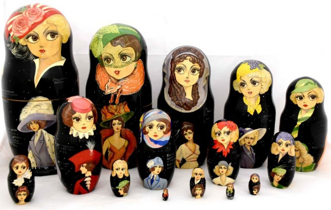 Matreshka: Matreshka. Traditional russian wooden nesting doll. Hand made, hand painted with artist’s signature. Sergiyev Posad, 15 pcs. Dimensions: 14 × 32 cm" Reserve: $390.00 Shipping: Domestic: Flat-rate o