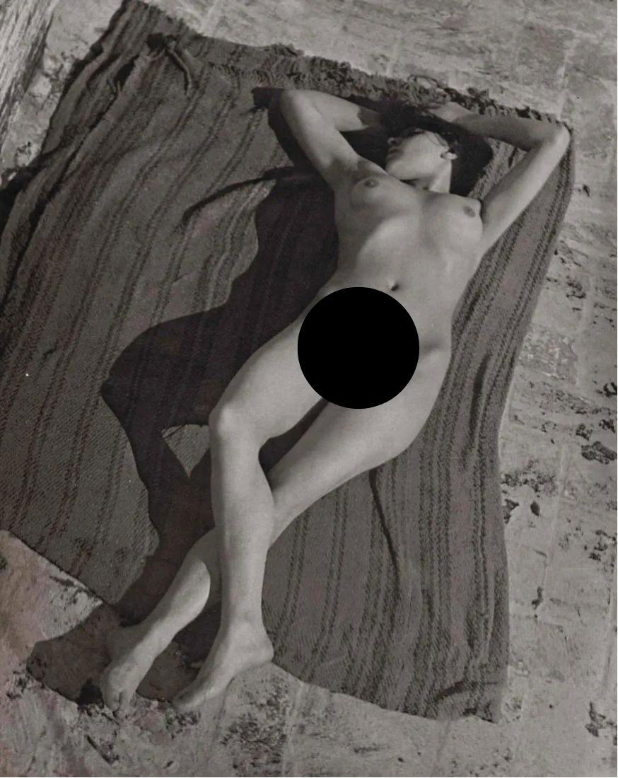 EDWARD WESTON - Female Figure, 1924 (1 of 2)