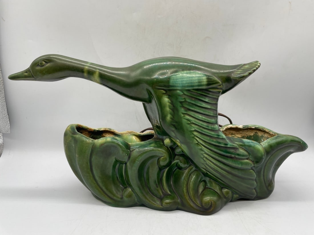 VINTAGE HOLLYWOOD CERAMICS TWO TONE GREEN DUCK TV LAMP AND PLANTER (1 of 8)