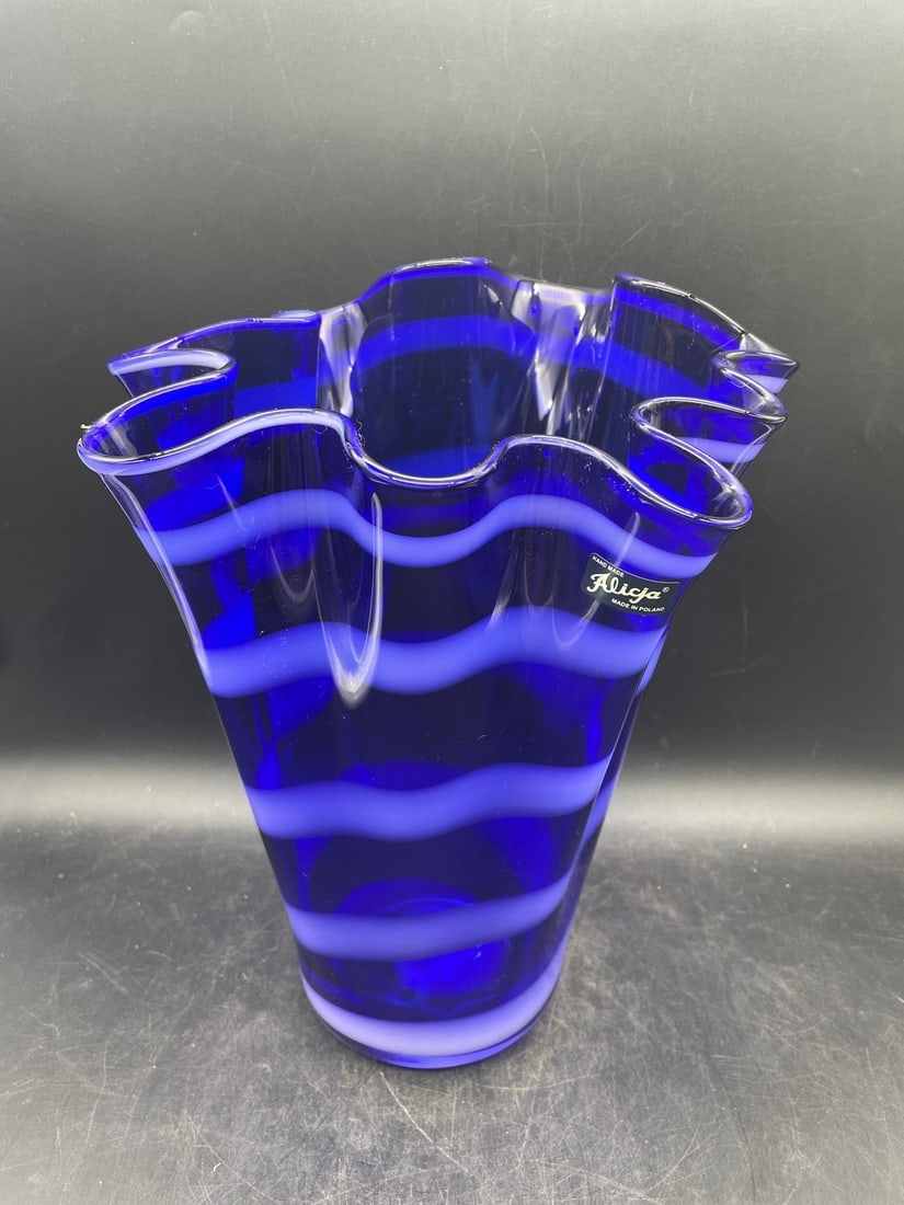 ALICJA TALL BLUE & WHITE HANDKERCHIEF RUFFLED ART GLASS VASE: Title: ALICJA TALL BLUE & WHITE HANDKERCHIEF RUFFLED ART GLASS VASE Date/Period: unknown Dimension: approx 11.5" tall Material: glass Additional Information: ALICJA TALL BLUE & WHITE HANDKERCHIEF RUFF