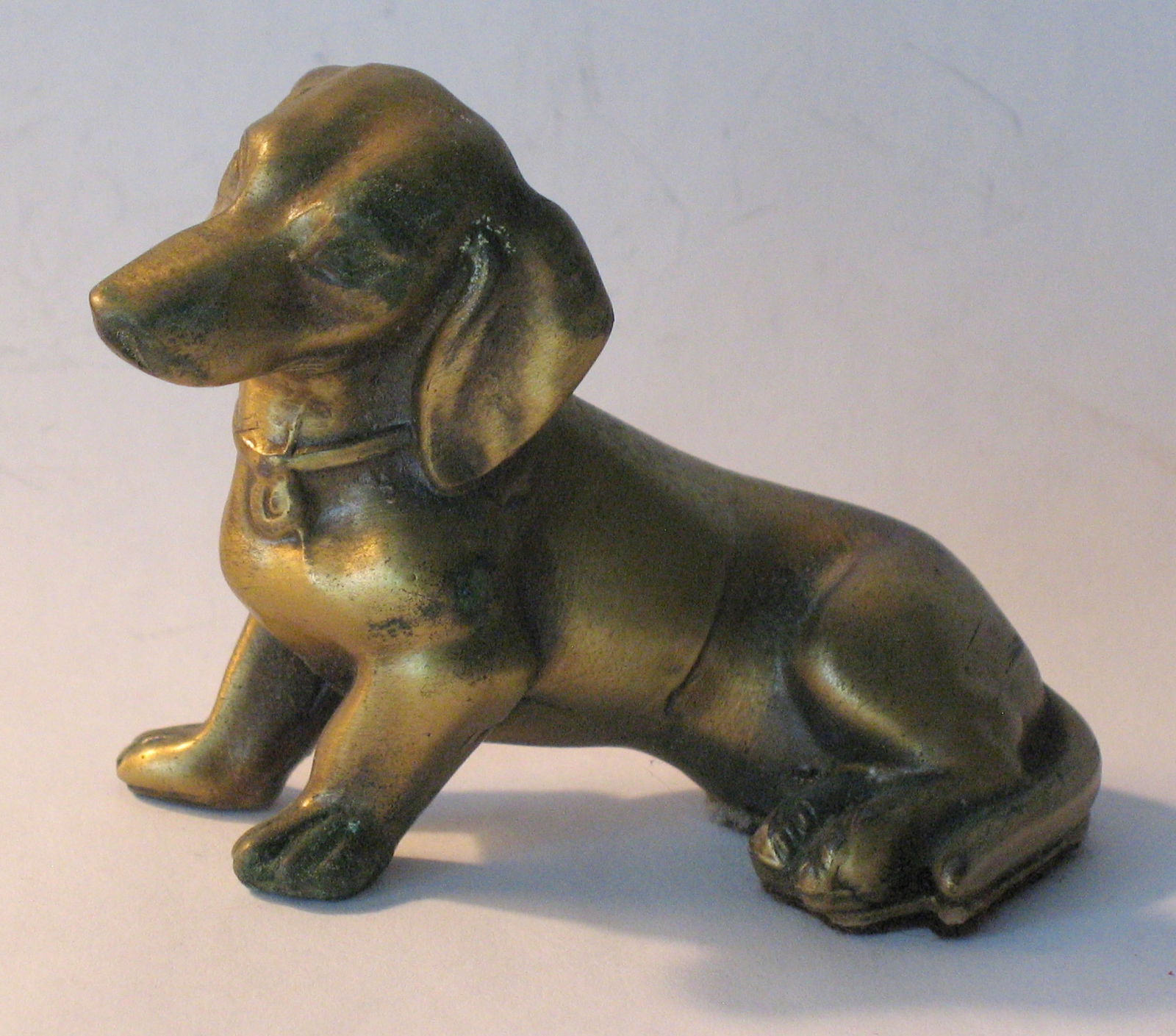 Vintage cast brass Dachshund paper weight. (1 of 3)