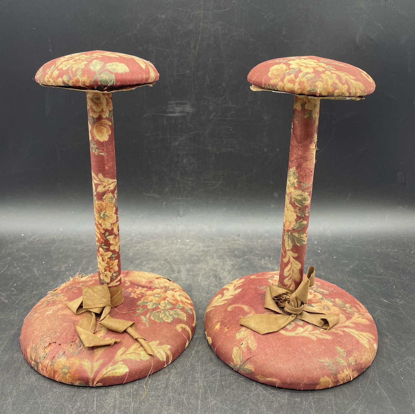 PAIR FLORAL FABRIC MILLINERY HAT STAND WITH BOW VINTAGE (1 of 9)