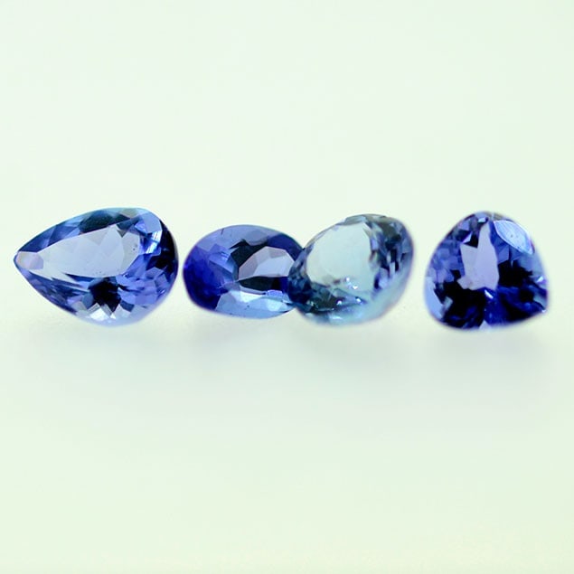 4.28 Cts FreeShippoing Mix Shape VVS Quality Tanzanite: Title: 4.28 Cts FreeShippoing Mix Shape VVS Quality Tanzanite Color/Clarity: Blue/VVS Gemstone Type: Tanzanite Carat Weights: 4.28 Cts Size/Dimensions: 8.12 x 6.04 x 4.03 mm Reserve: $499.00 Shipping: