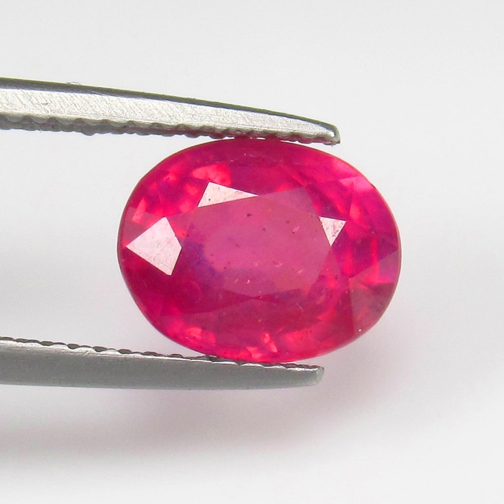 Natural Pinkish Red Ruby - 3.63 Ct (1 of 2)