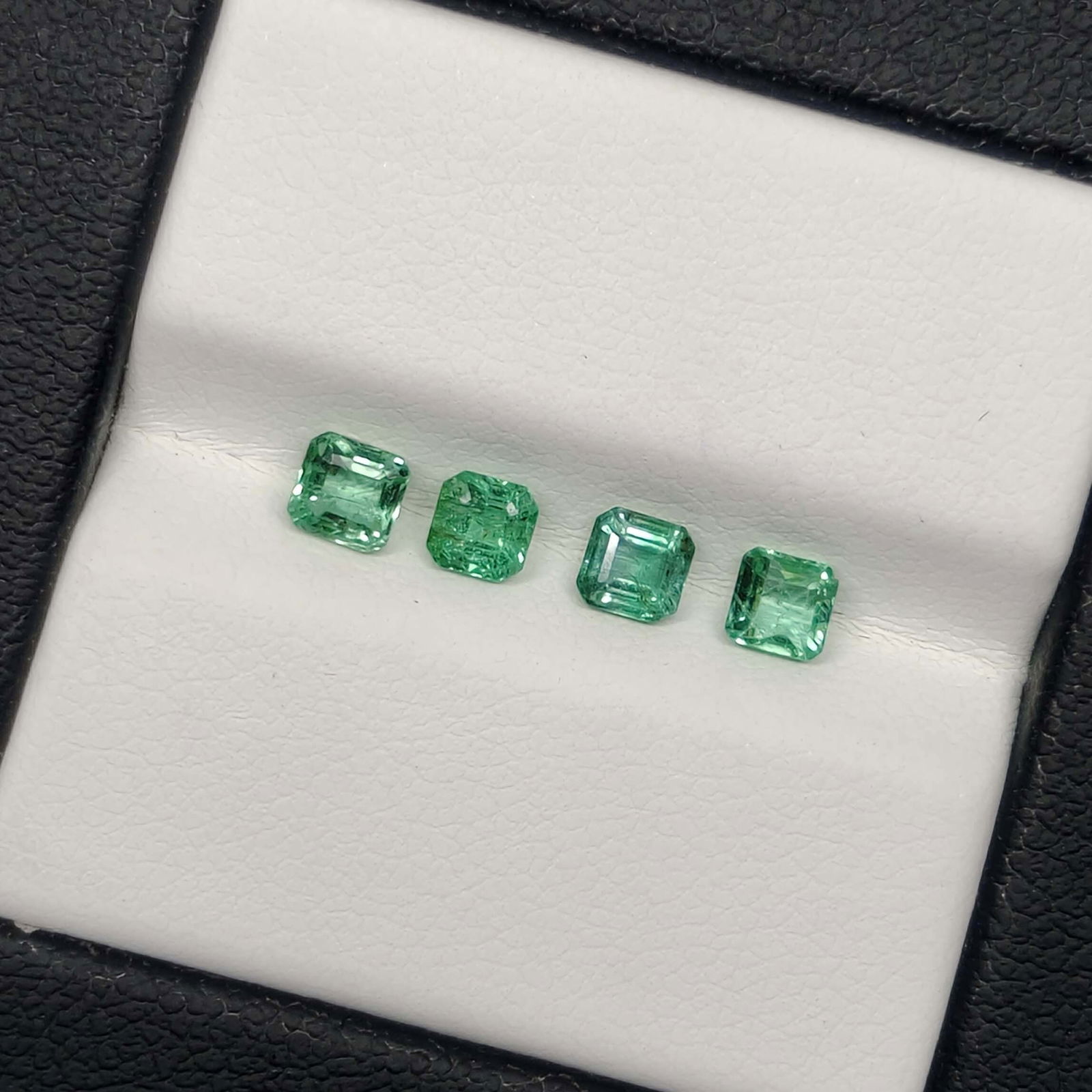 1.00 ct Natural Zambian Emerald Lot (1 of 2)