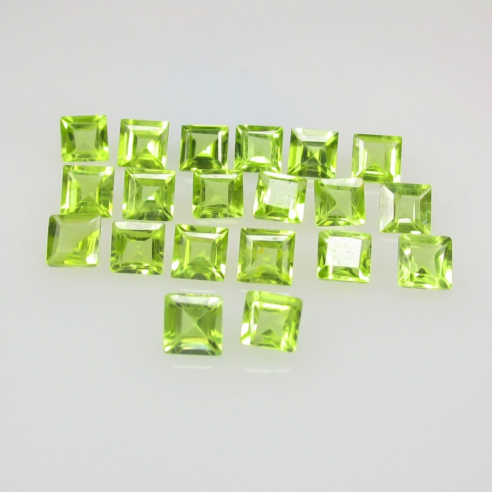 7.80 Ctw Natural Pakistan Peridot Square Set: Title: 7.80 Ctw Natural Pakistan Peridot Square Set Stone Clarity: VVS Gemstones: Natural Peridot Carat Weights: 7.80 Size/Dimensions: 4.00 x 4.00 - 4.10 x 4.10 x 2.20 mm / 20 P'cs Additional Informat