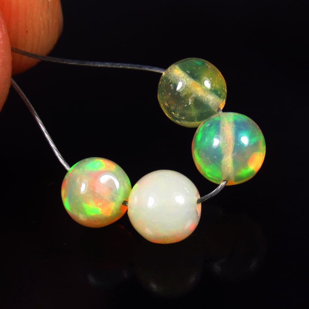 Natural Multicolor Opal Beads - 1.90 Ct (1 of 2)