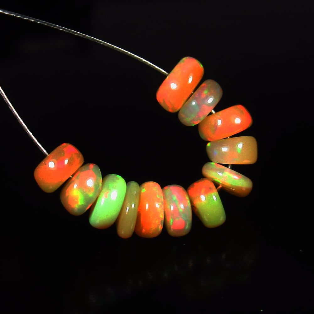 3.81 Ct - Natural Multicolor Opal Beads (1 of 2)
