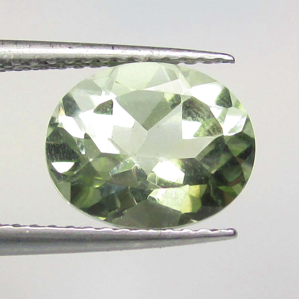 3.00 Ctw Natural Green Amethyst Oval Cut (1 of 2)