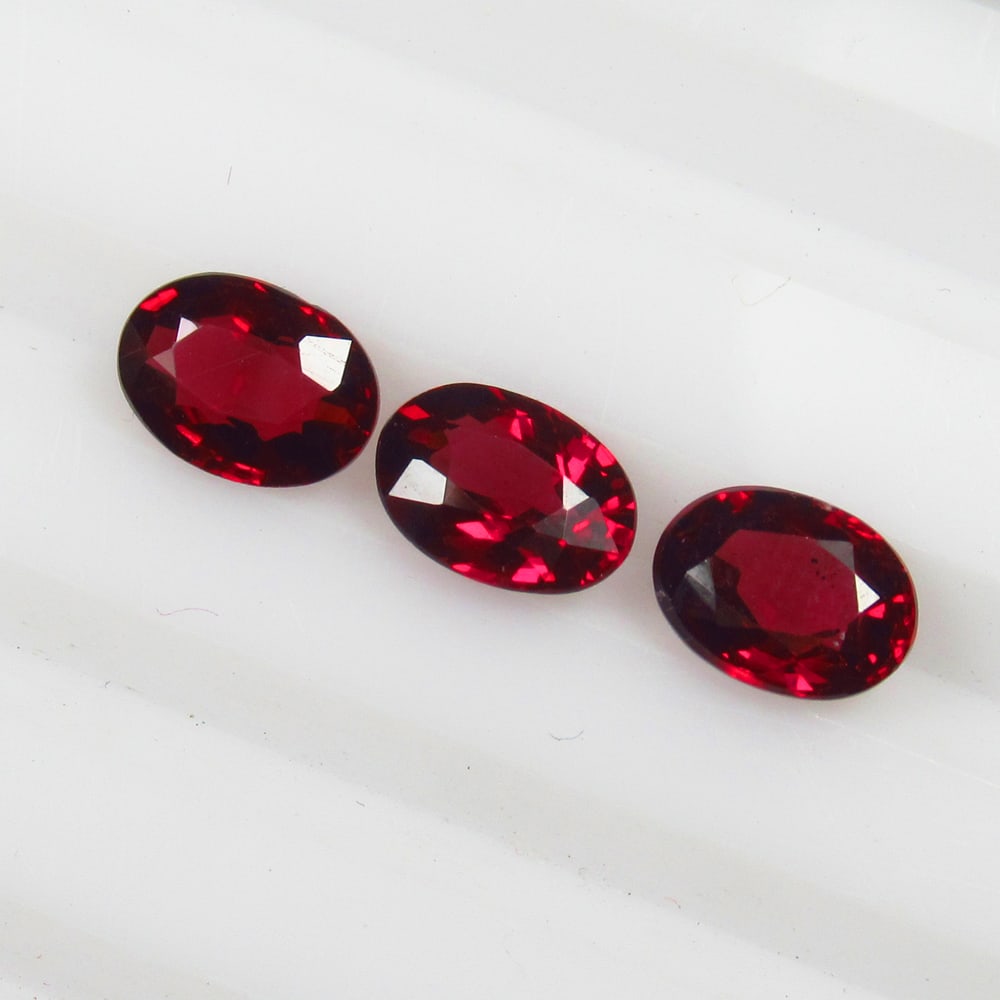 3.27 Ct - Natural Rhodolite Garnet Set (1 of 3)