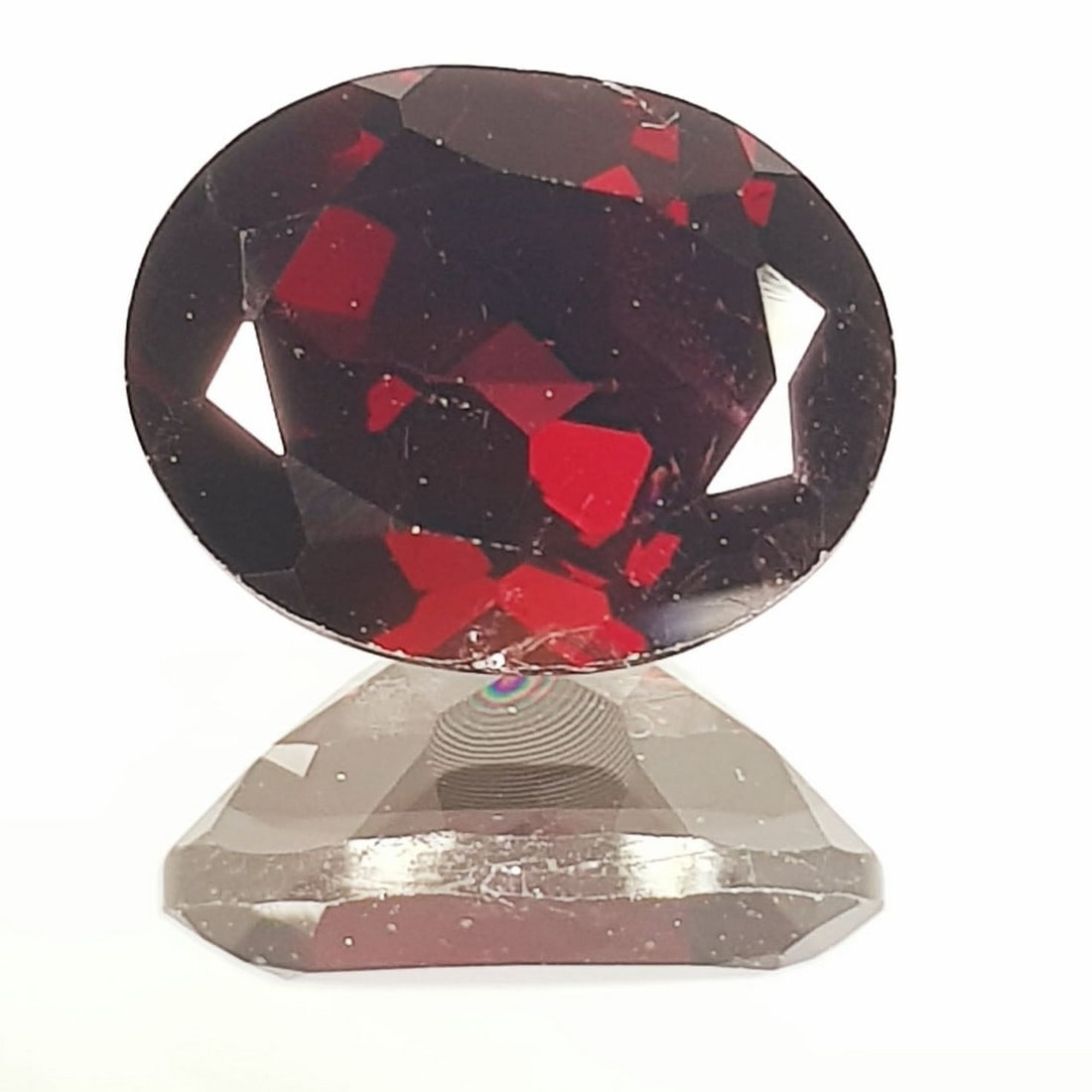 3.62 ctz" Beautiful Purple Pink Gem" Natural Rhodolite Garnet: No Reserve! Title: 3.62 ctz" Beautiful Purple Pink Gem" Natural Rhodolite Garnet Color/Clarity: Purple Pink / IF-VVS Gemstone: Rhodolite Garnet Carat Weights: 3.62 Size: 10.00 x 8.00 x 5.00 Additional