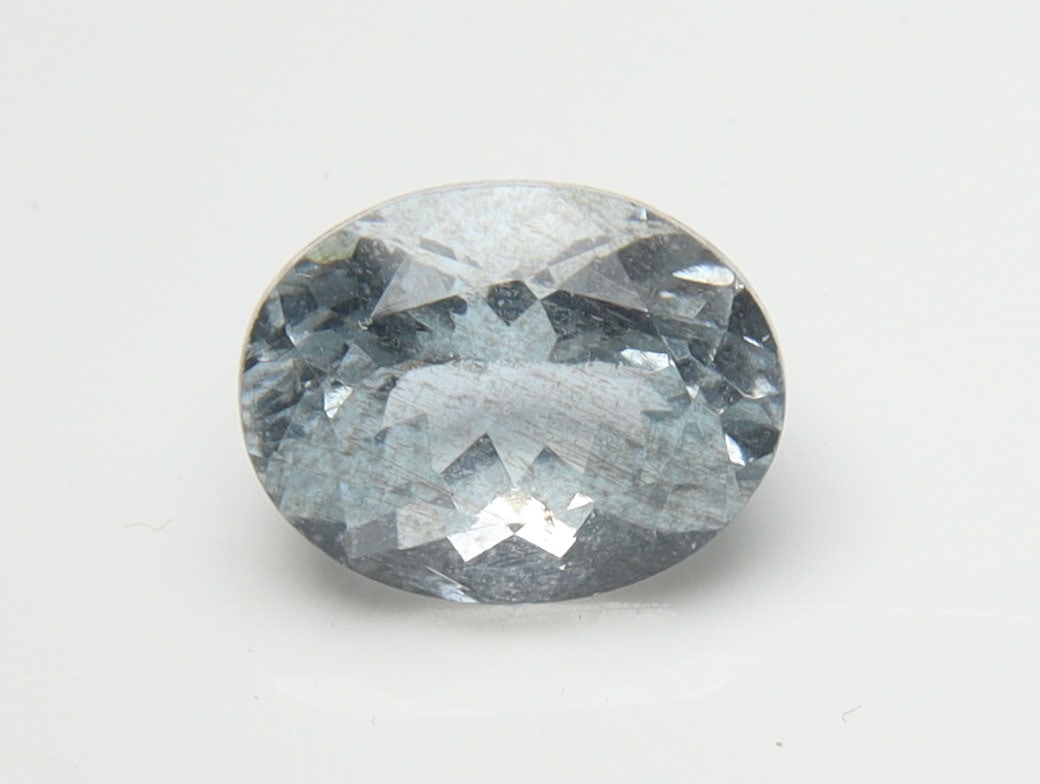 Stunning " Natural Aquamarine " 2.11 Cts Natural Aquamarine: No Reserve! Title: Stunning " Natural Aquamarine " 2.11 Cts Natural Aquamarine Provenance/Additional Info: Gemstone : Natural Aquamarine. Origin : Australia. Weight : 2.11 carats. Dimensions : 9x7 mm,
