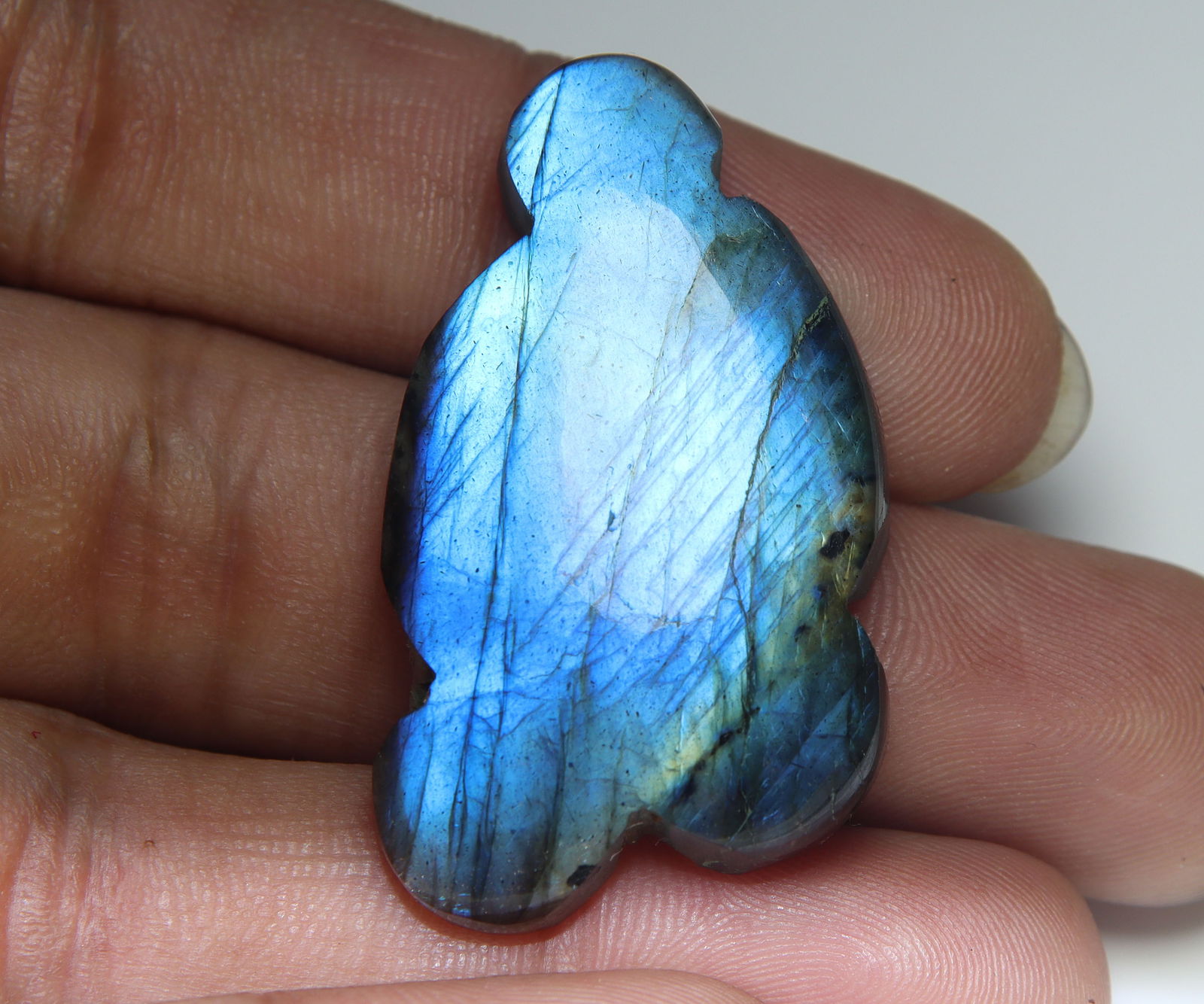 Beautiful " Natural Labradorite " 56.72 Cts Natural Labradorite: No Reserve! Title: Beautiful " Natural Labradorite " 56.72 Cts Natural Labradorite Provenance/Additional Info: Gemstone : Natural Labradorite. Shape : Fancy Shape Cabochan. Weight : 56.72 carats. Meas