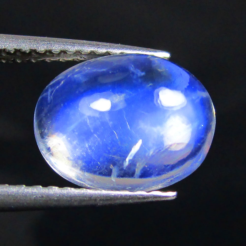 2.48 Ctw Natural Blue Moonstone Oval Cab: No Reserve! Title: 2.48 Ctw Natural Blue Moonstone Oval Cab Stone Clarity: Transparent Gemstones: Natural Moonstone Carat Weights: 2.48 Size/Dimensions: 10.30 x 8.20 x 4.60 mm Additional Information: