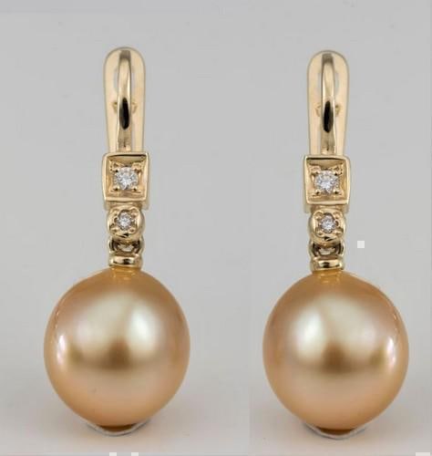 United Pearl - 10x11mm Deep Golden South Sea Pearls - 14 kt. Yellow gold - Earrings - 0.07 ct: Title: United Pearl - 10x11mm Deep Golden South Sea Pearls - 14 kt. Yellow gold - Earrings - 0.07 ct Description: Produced by the Pinctada Maxima Oyster in the warm oceans of Australia to Indonesia, t