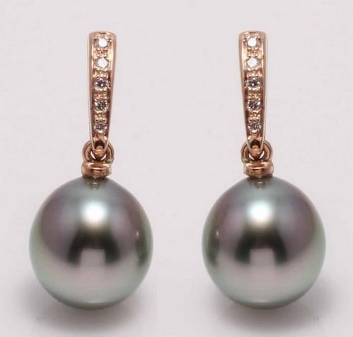 14 kt. Rose Gold - 9x10mm Peacock Tahitian Pearl Drops - Earrings - 0.08 ct: Title: 14 kt. Rose Gold - 9x10mm Peacock Tahitian Pearl Drops - Earrings - 0.08 ct Description: Produced by the Pinctada Margaritifera oyster in the tropical lagoons of French Polynesia, these pearls 