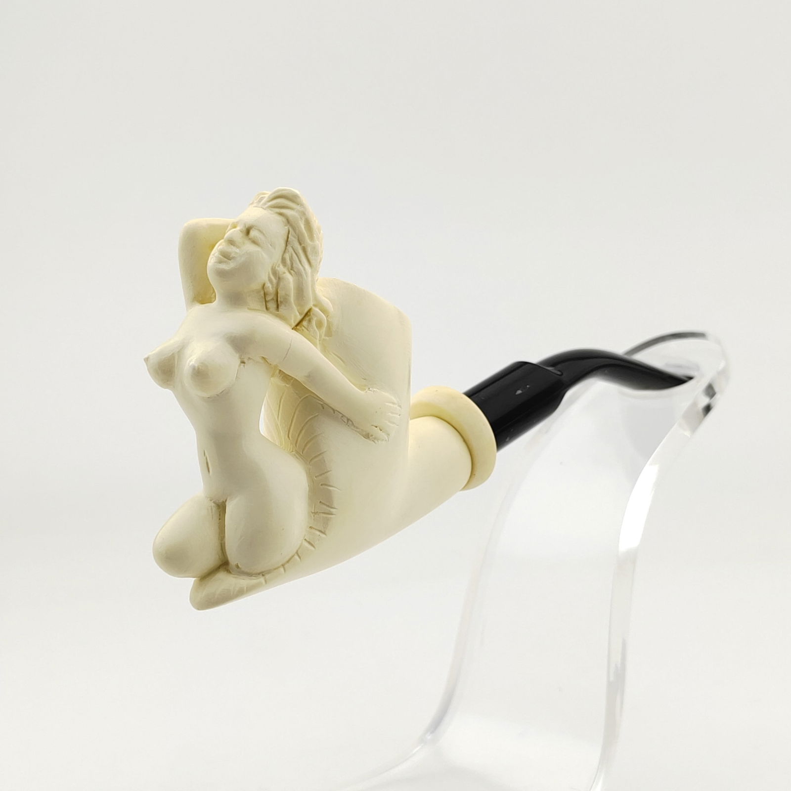 Lady Meerschaum Cigarette Holder (1 of 9)