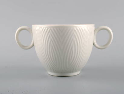 Royal Copenhagen. Salto Service, White. Sauce bowl. 1960s.: Royal Copenhagen. Salto Service, White. Sauce bowl. 1960s. Measures: 17 x 15.5 x 8 cm. In excellent condition. 1st factory quality. Designed by Axel Salto in 1956. Reserve: $119.00 Shipping: Domestic: