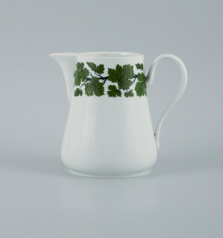 Meissen Green Ivy Vine. Milk jug in hand-painted porcelain. (1 of 4)