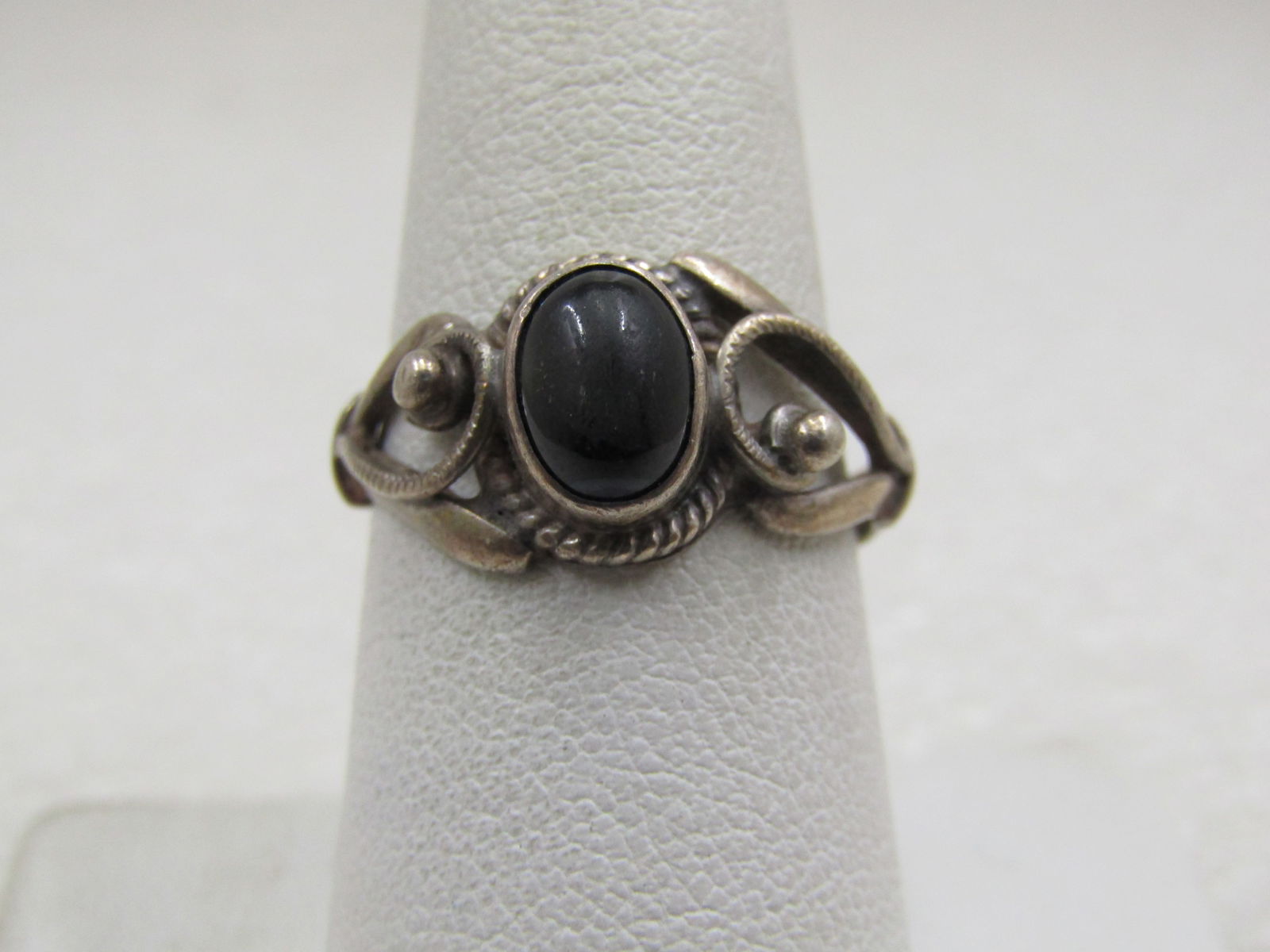 Vintage Sterling Southwestern Onyx Ring, Sz. 7.5, Boho Appeal (1 of 7)
