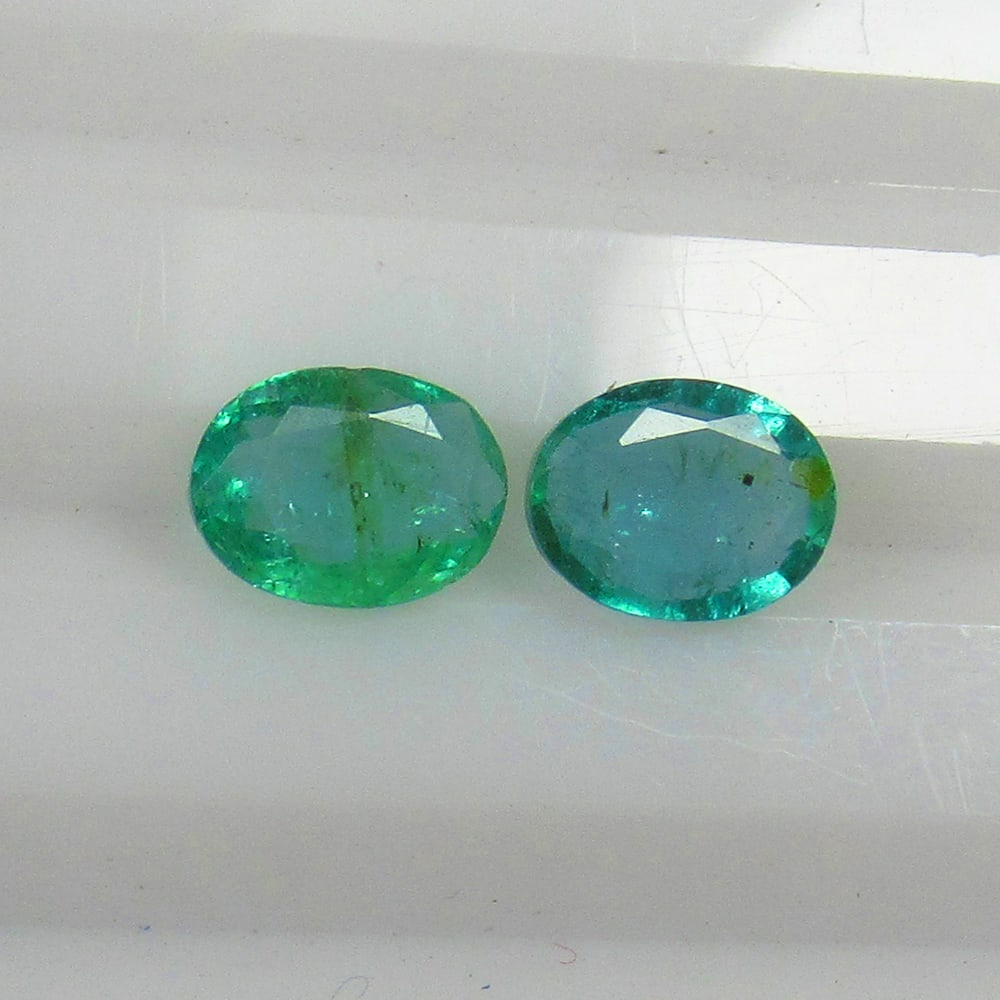 1.08 Ct - Natural Emerald Pair (1 of 3)